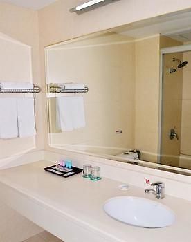 Motel 168 Shanghai Pudong Huinan Metro Station Tesco Екстериор снимка