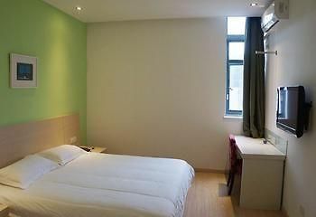 Motel 168 Shanghai Pudong Huinan Metro Station Tesco Екстериор снимка